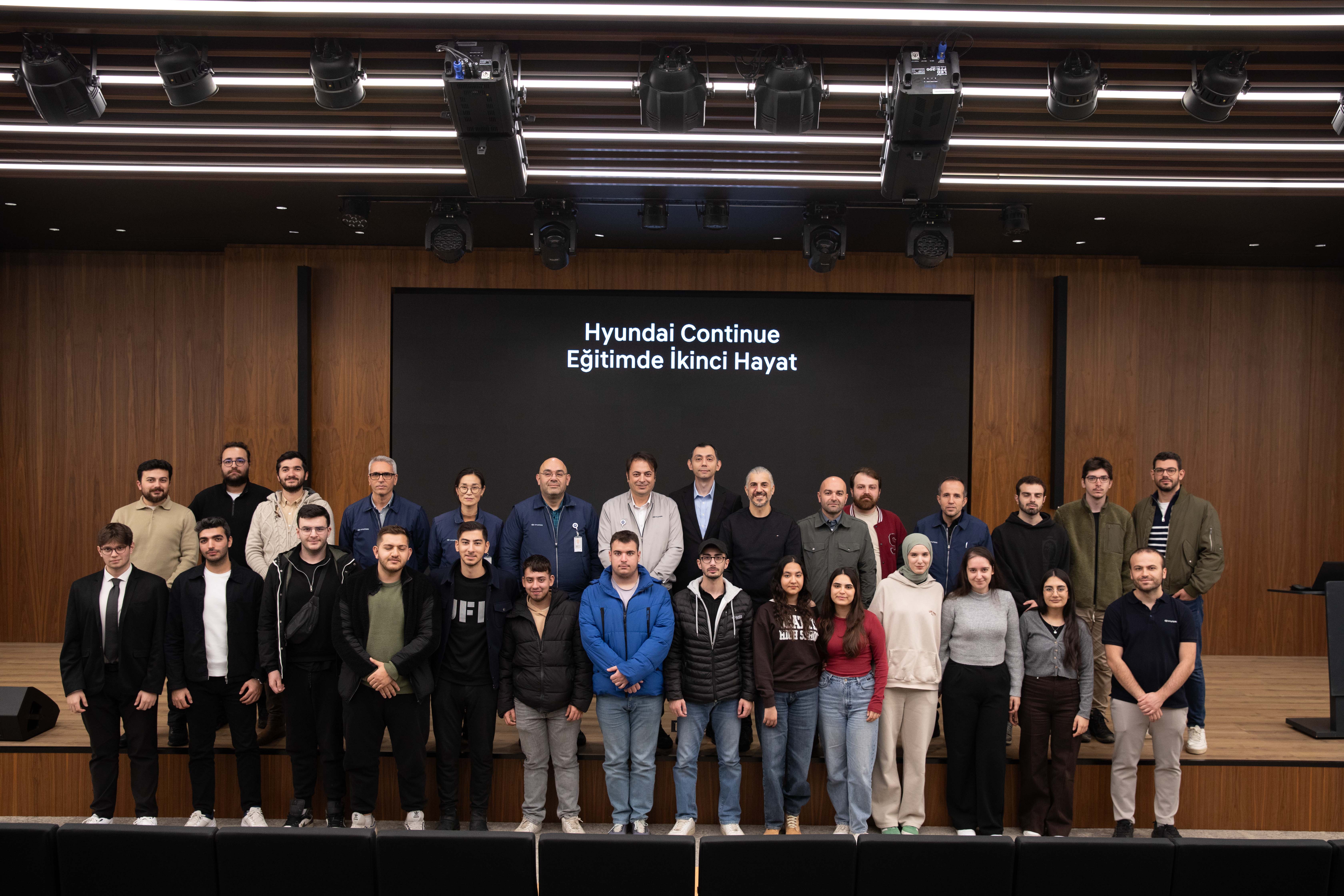 Hyundai Motor Türkiye Supports the Future with Equipment Donations